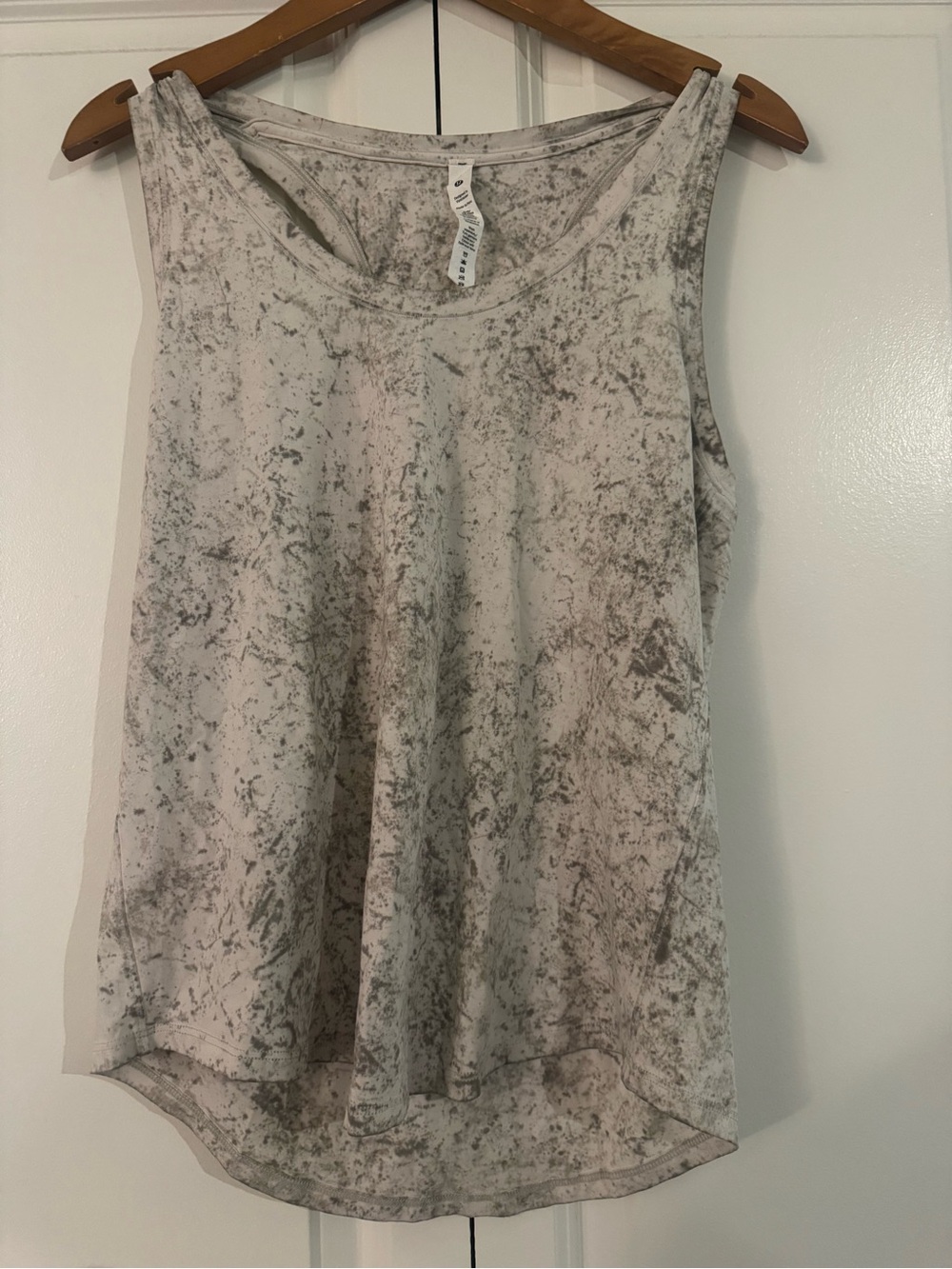 Lululemon Love Tank Top
Cirrus Wash White Opal Raw Linen Rover - Size 6